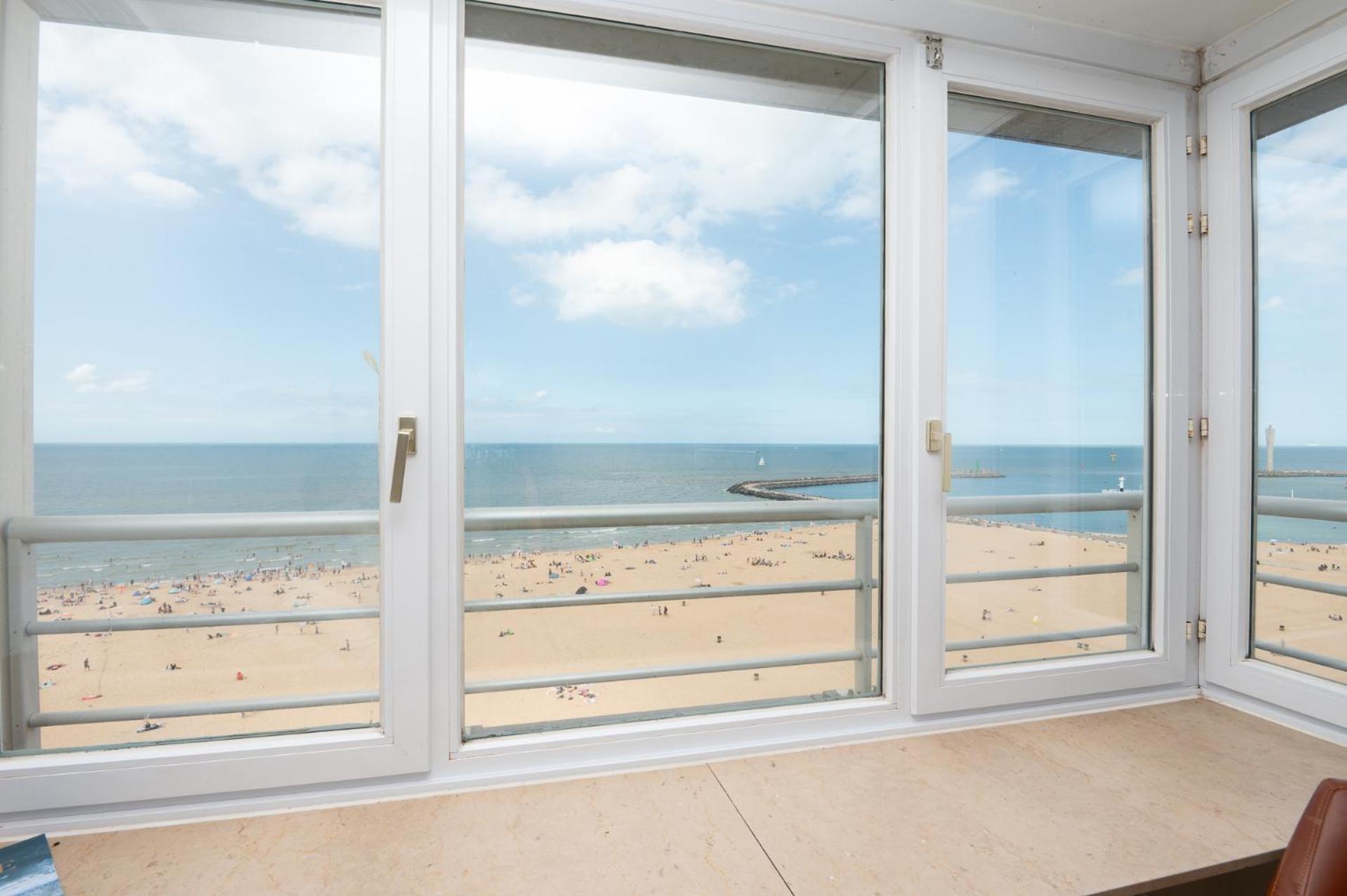 Charming With Sea View For 6 * Ostende